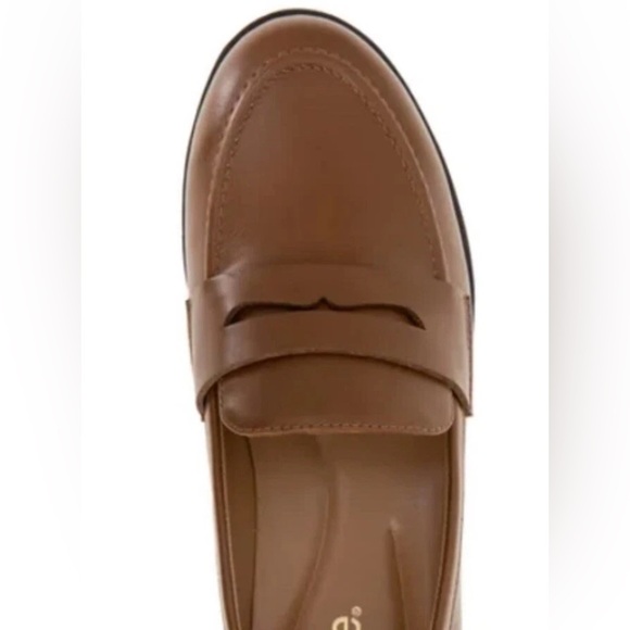NWT Kensie Gitty Ladies' Penny Loafer Color Brown, Size 8.5 Easy On Extra Padded - Picture 3 of 6